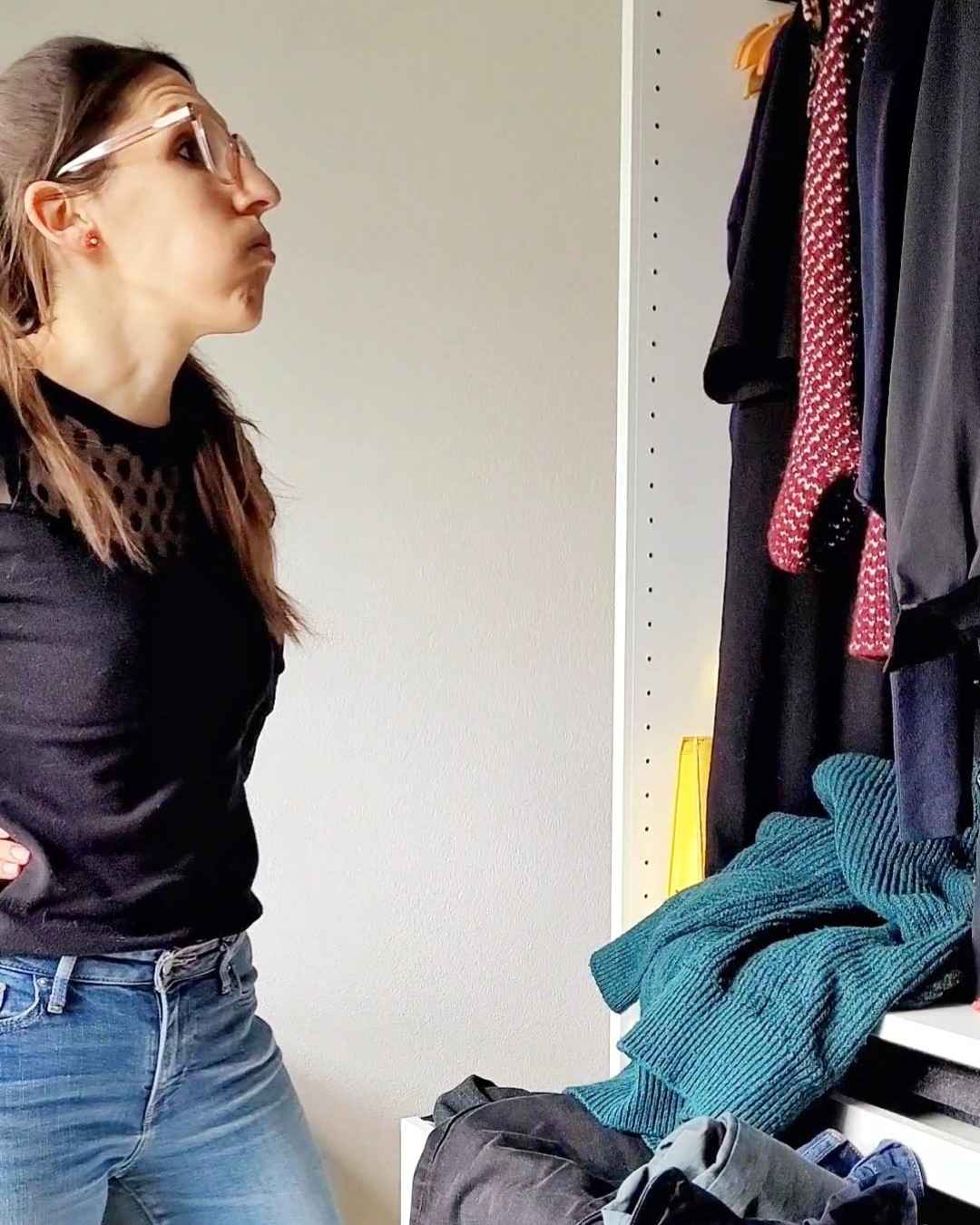 comment sortir du noir et oser porter plus de couleurs